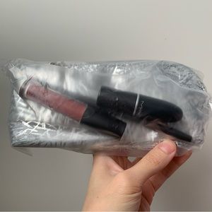 M.A.C FIREWERK IT UP LIP KIT. Shade: Blush